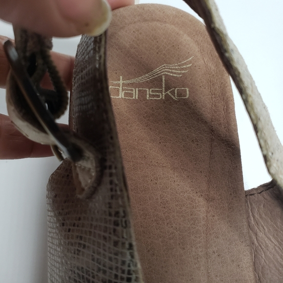 Dansko Snake Print Open Toe Clog Size 39/8.5 - Picture 13 of 15